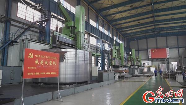 多年来,中国一重开发研制新产品400余项,填补国内工业产品技术空白400